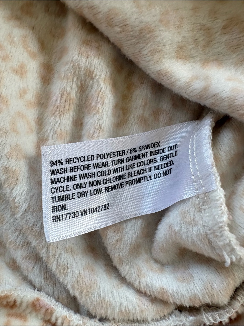 Cat & Jack Girls' Pink Leopard Print Ruffle Sweatshirt and Sweatpants Size: 5T - Picture 11 of 15